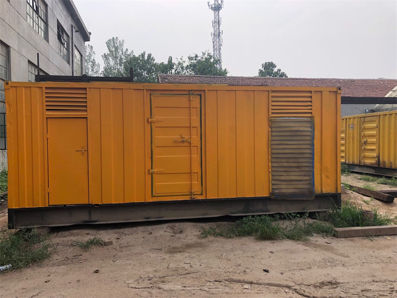 都安柴油发电机如何判断新机油是否已经完全充满机油滤清器？