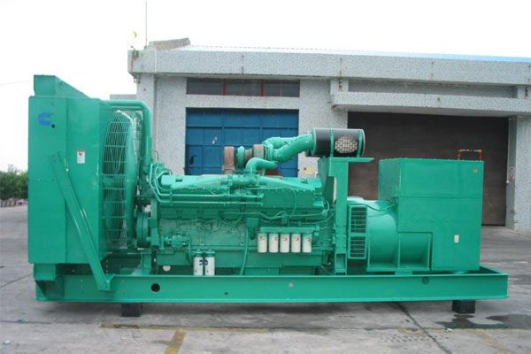 都安工厂发电机应急发电时如何更准确地检查发电机状态？