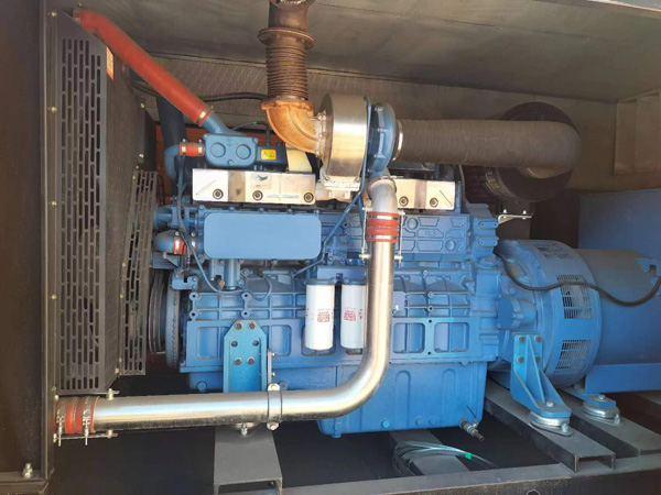 都安燃油消耗率与进气温度的具体关系是什么？