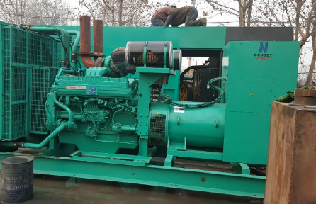 都安发电机组如何判断水冷式机油散热器内部是否需要清洗？